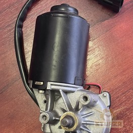 Lublin ablaktörlő motor 